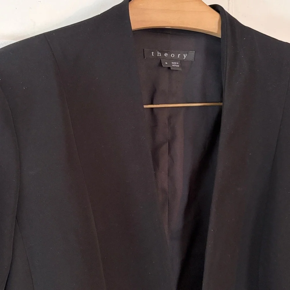 Theory collarless cuff sleeve Black Blazer size 6